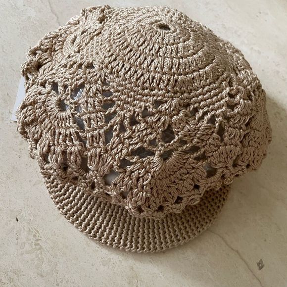 Tracy Watts New York Hand-Crocheted Lace Scooter Cap - Picture 2 of 4